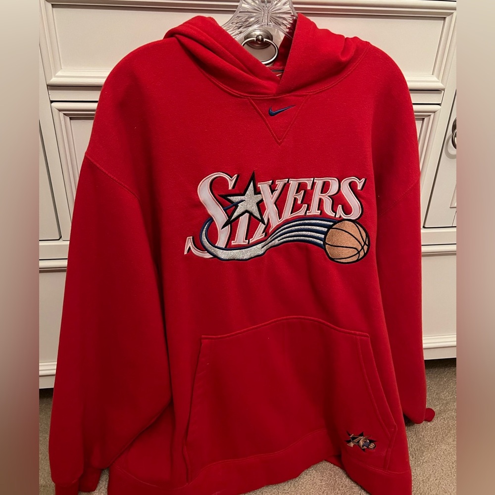 Nike Philadelphia 76’ers Hoodie